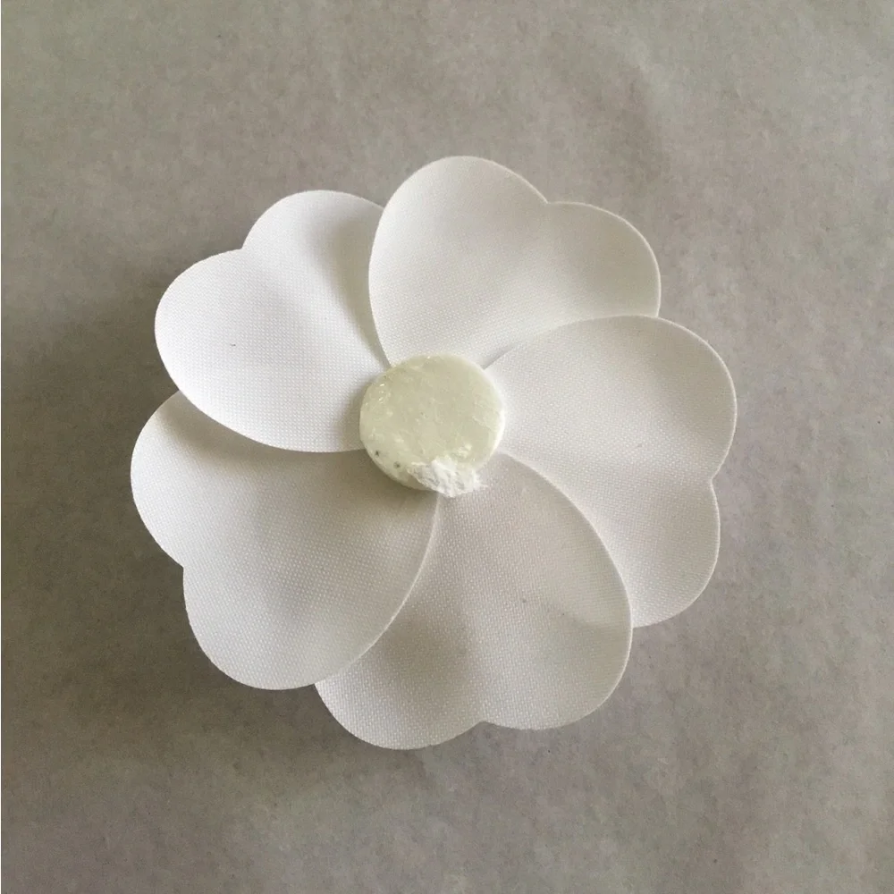 CHANEL CAMELLIA WHITE SOFT FLOWER SEAL OPEN AND WILL STILL STICK